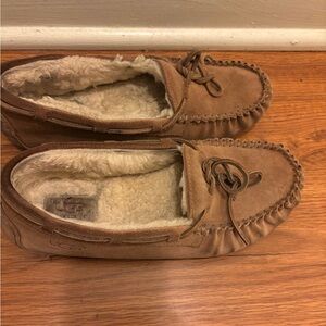 UGG Women’s Dakota